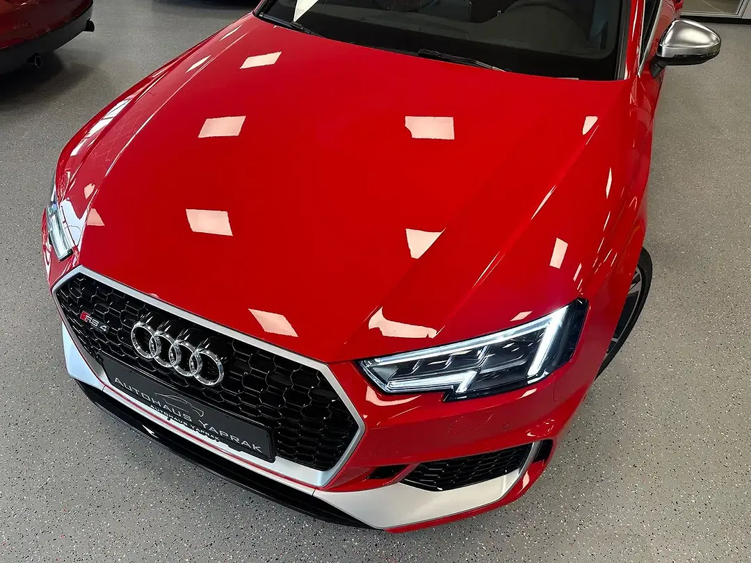 Audi RS4 - Thumbnail 5