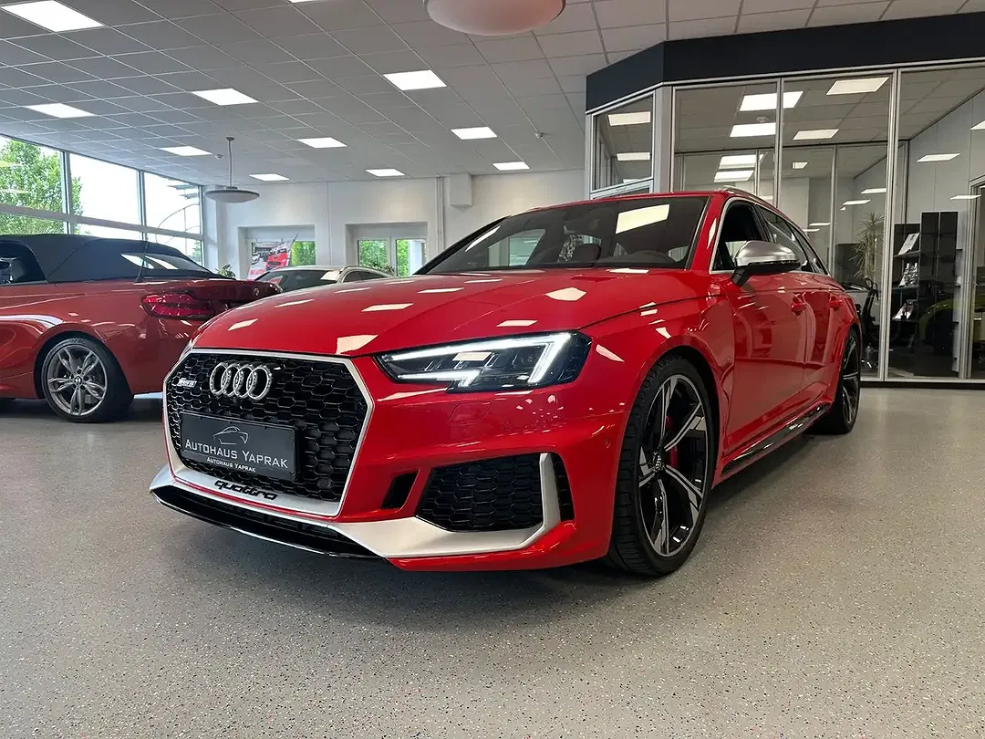 Audi RS4 - Thumbnail 6