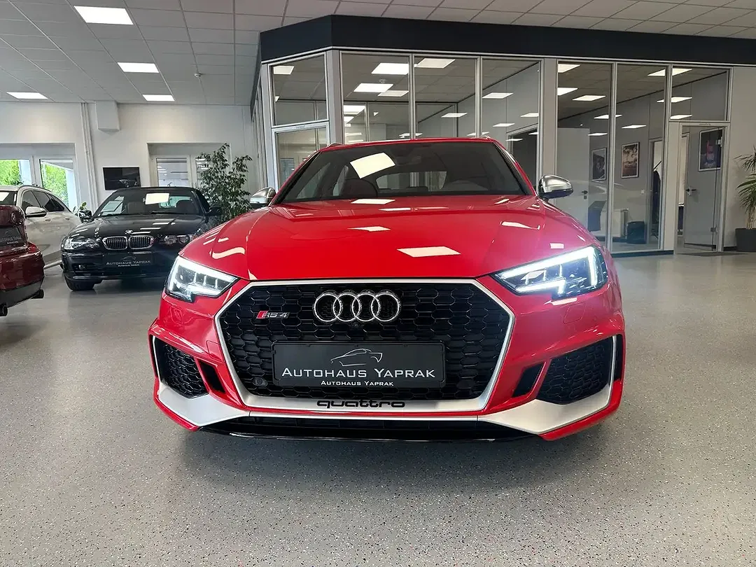 Audi RS4 - Thumbnail 7