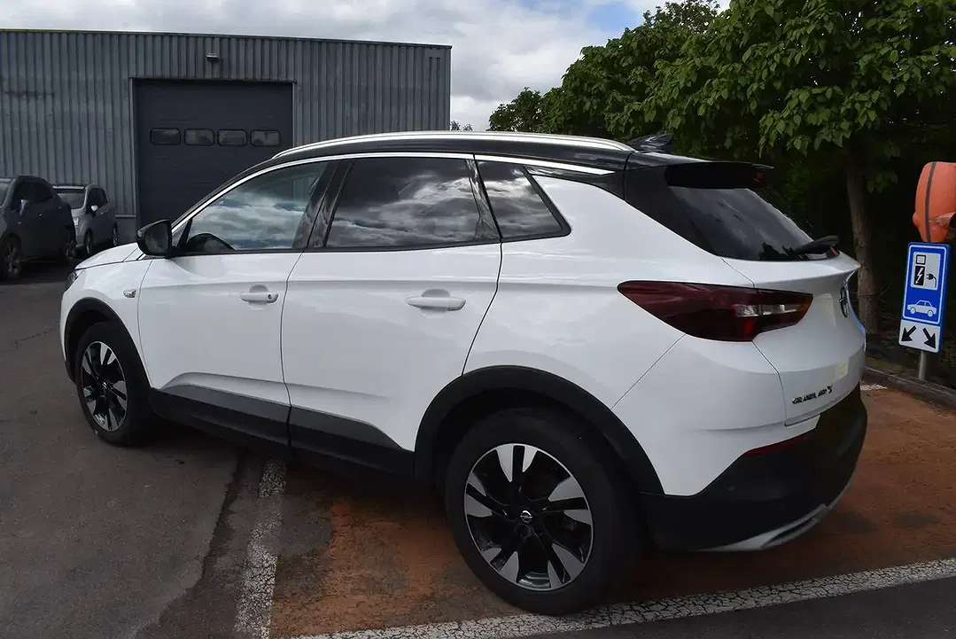 Opel Grandland X - Thumbnail 3