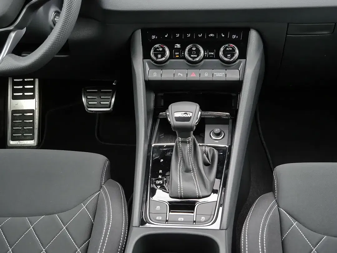 Skoda Karoq - Thumbnail 6