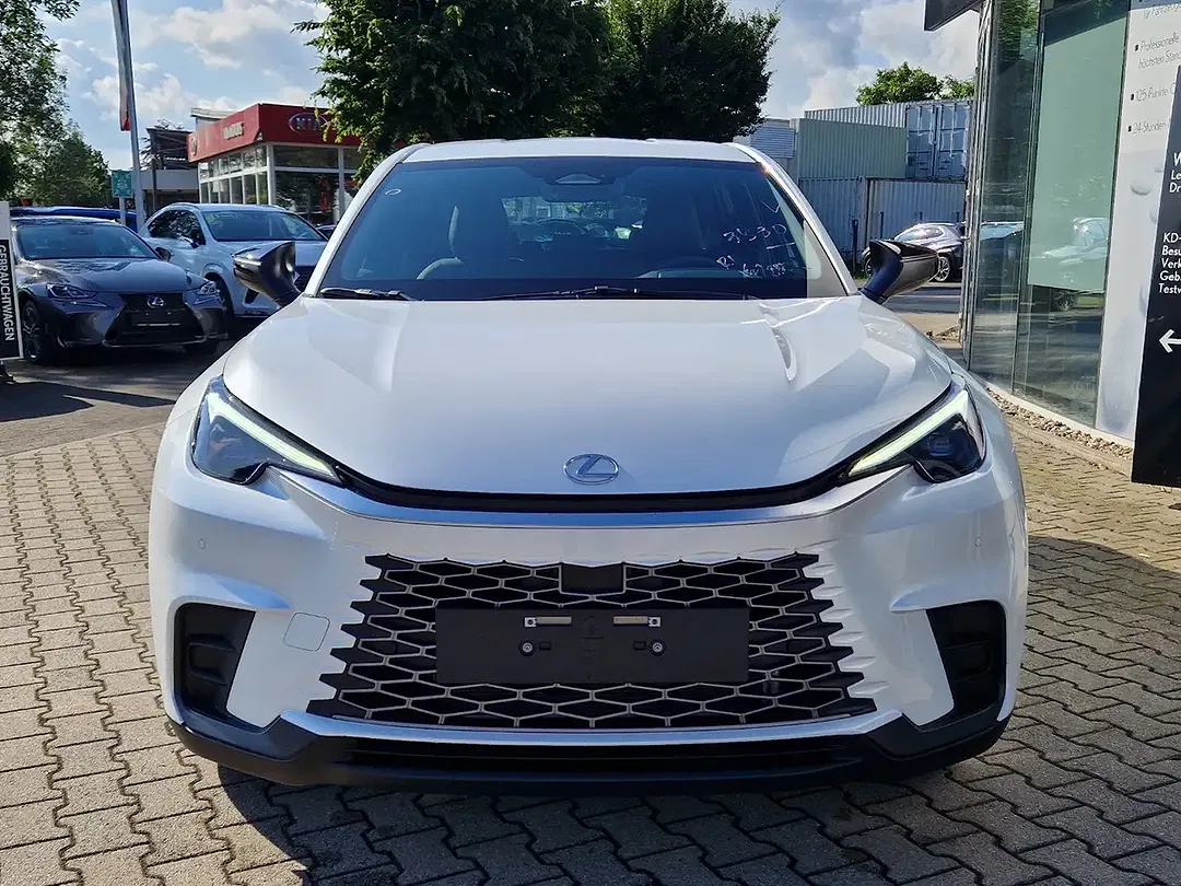 Lexus LBX - Thumbnail 6