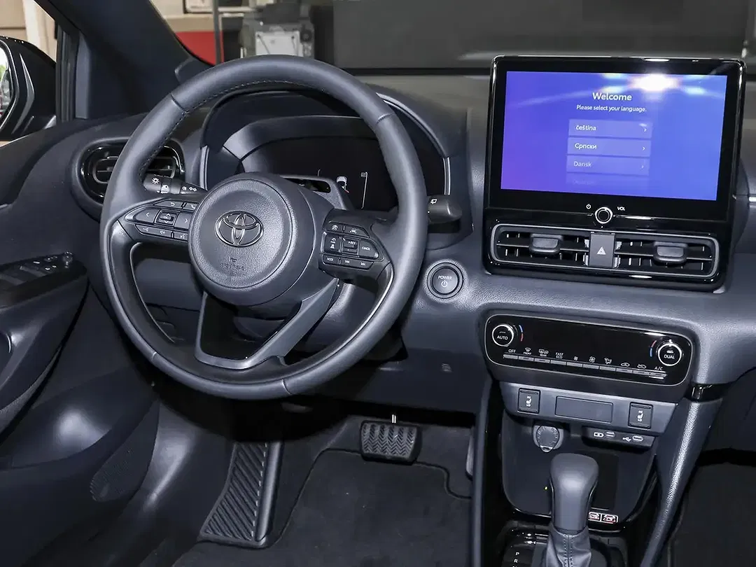 Toyota Yaris - Thumbnail 9