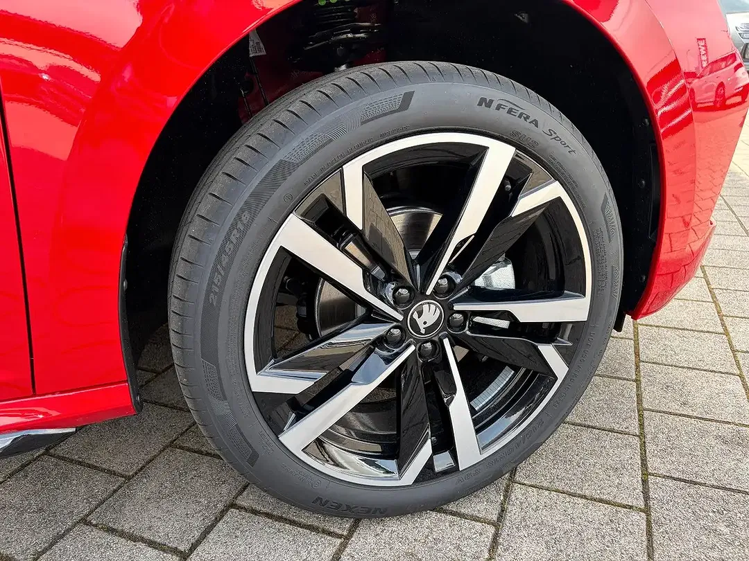 Skoda Kamiq - Thumbnail 4