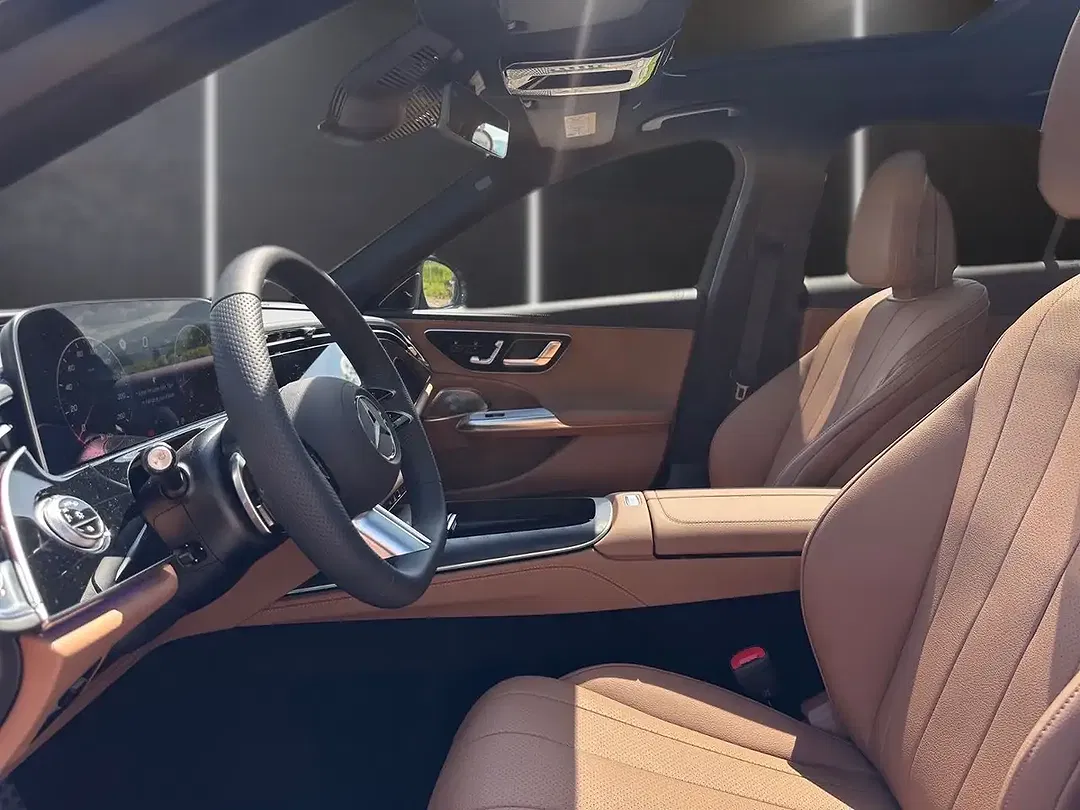 Mercedes-Benz E 200 - Thumbnail 16