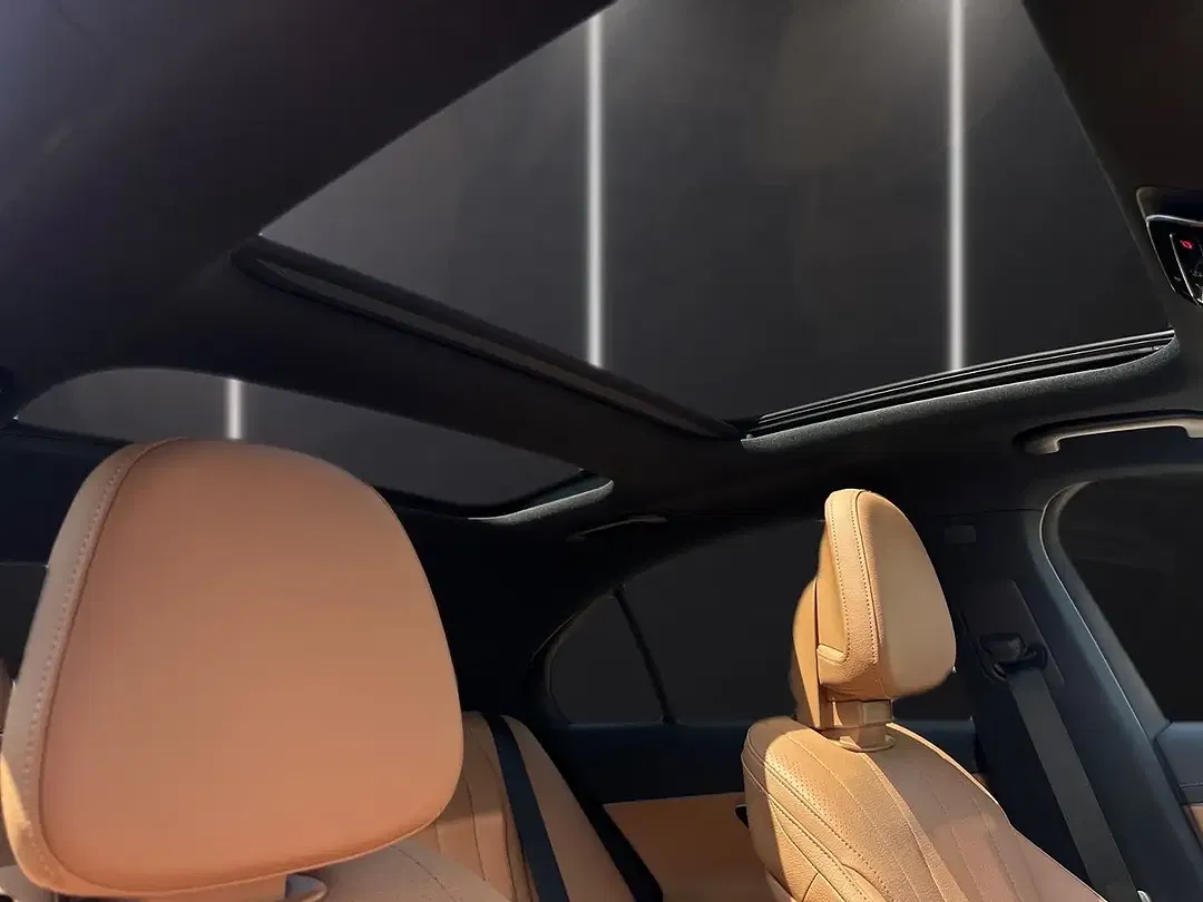Mercedes-Benz E 200 - Thumbnail 23