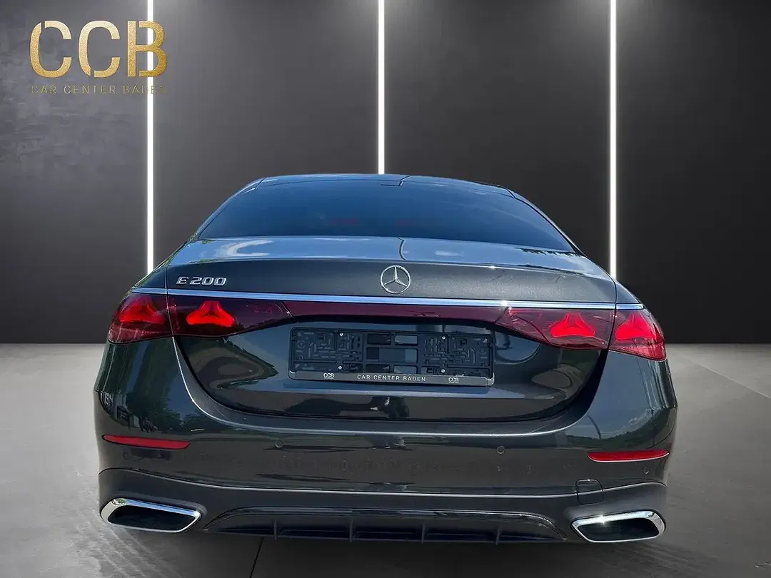 Mercedes-Benz E 200 - Thumbnail 6