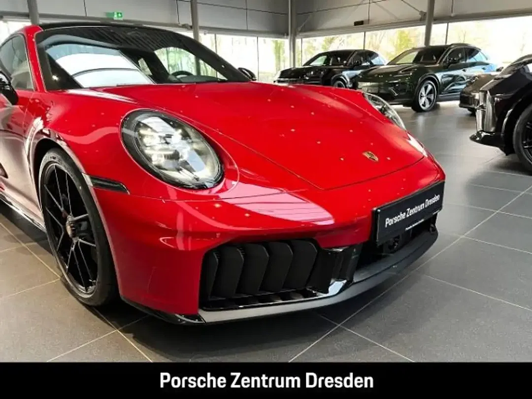 Porsche 992 - Thumbnail 11