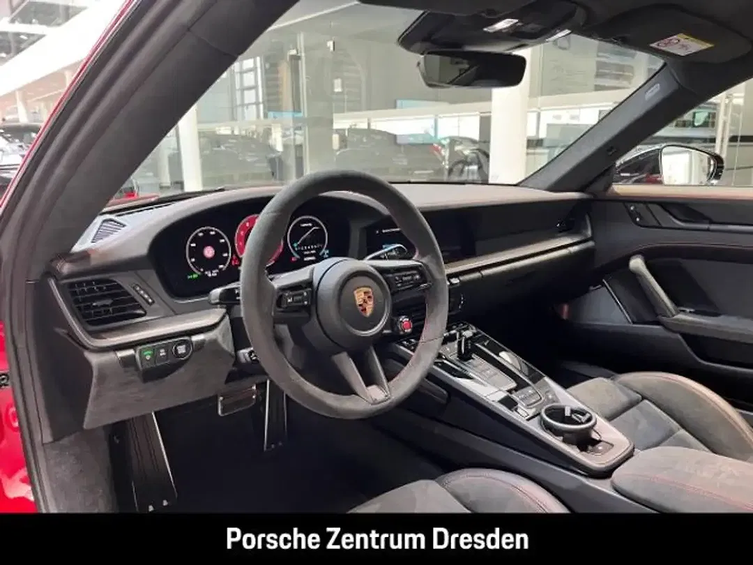 Porsche 992 - Thumbnail 4