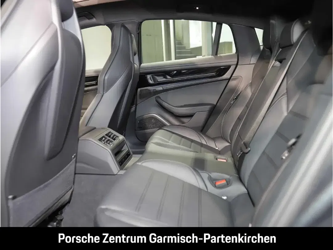 Porsche Panamera - Thumbnail 11