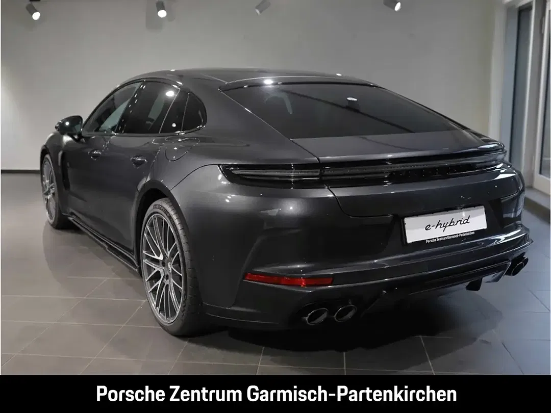 Porsche Panamera - Thumbnail 3
