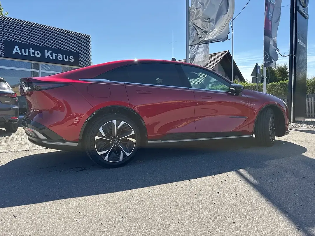 Mazda 6e - Thumbnail 4