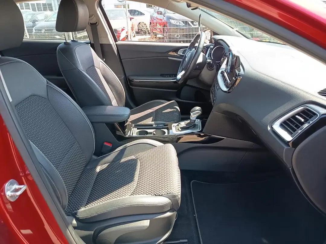 Kia XCeed - Thumbnail 12