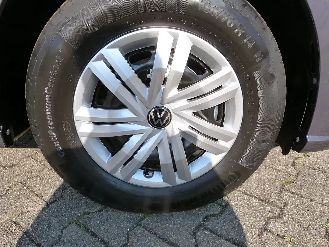 Volkswagen Polo - Thumbnail 14