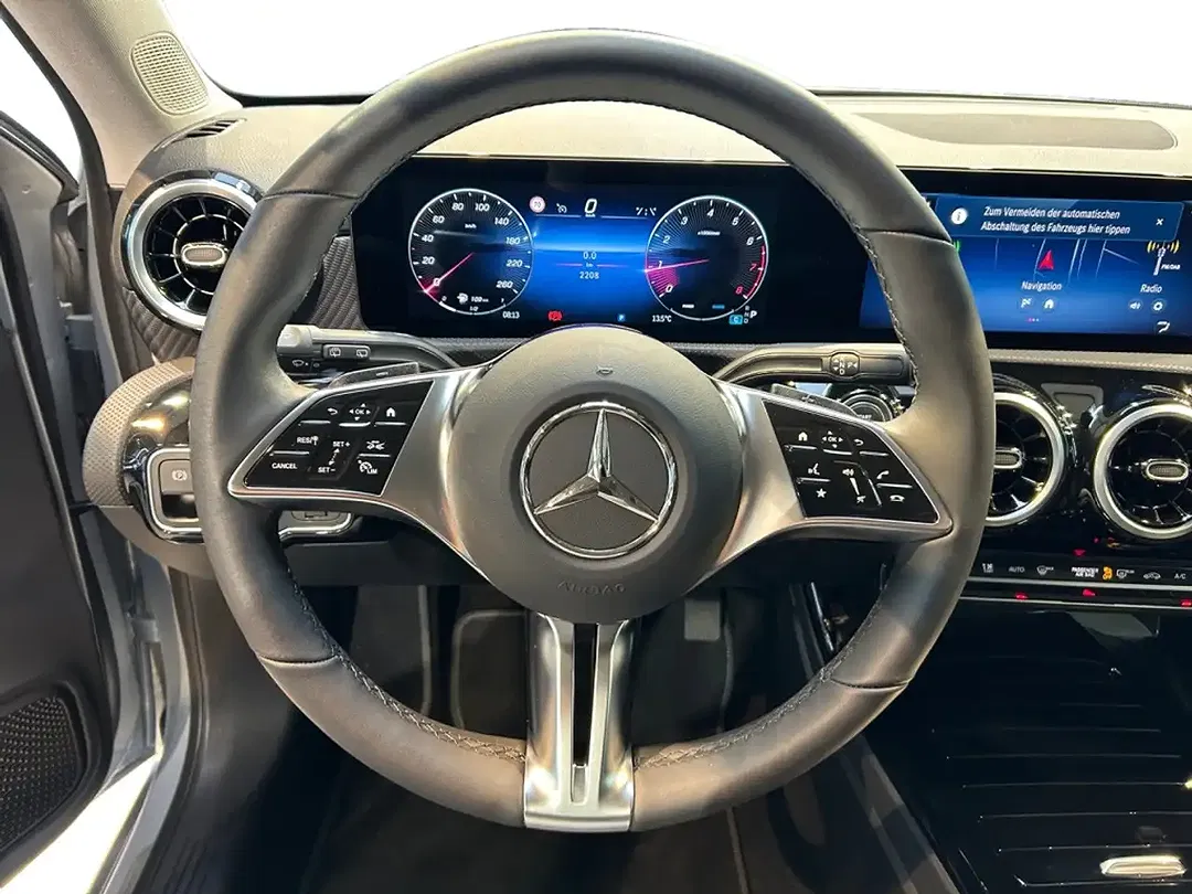 Mercedes-Benz A 200 - Thumbnail 10