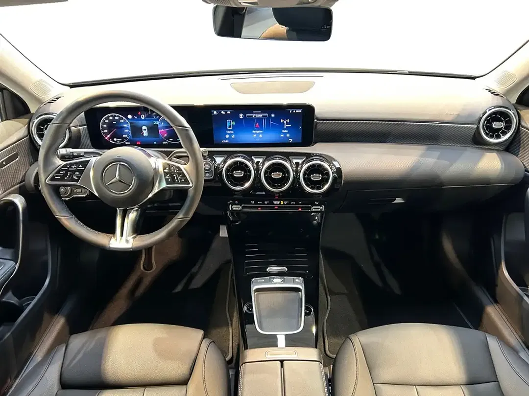 Mercedes-Benz A 200 - Thumbnail 14