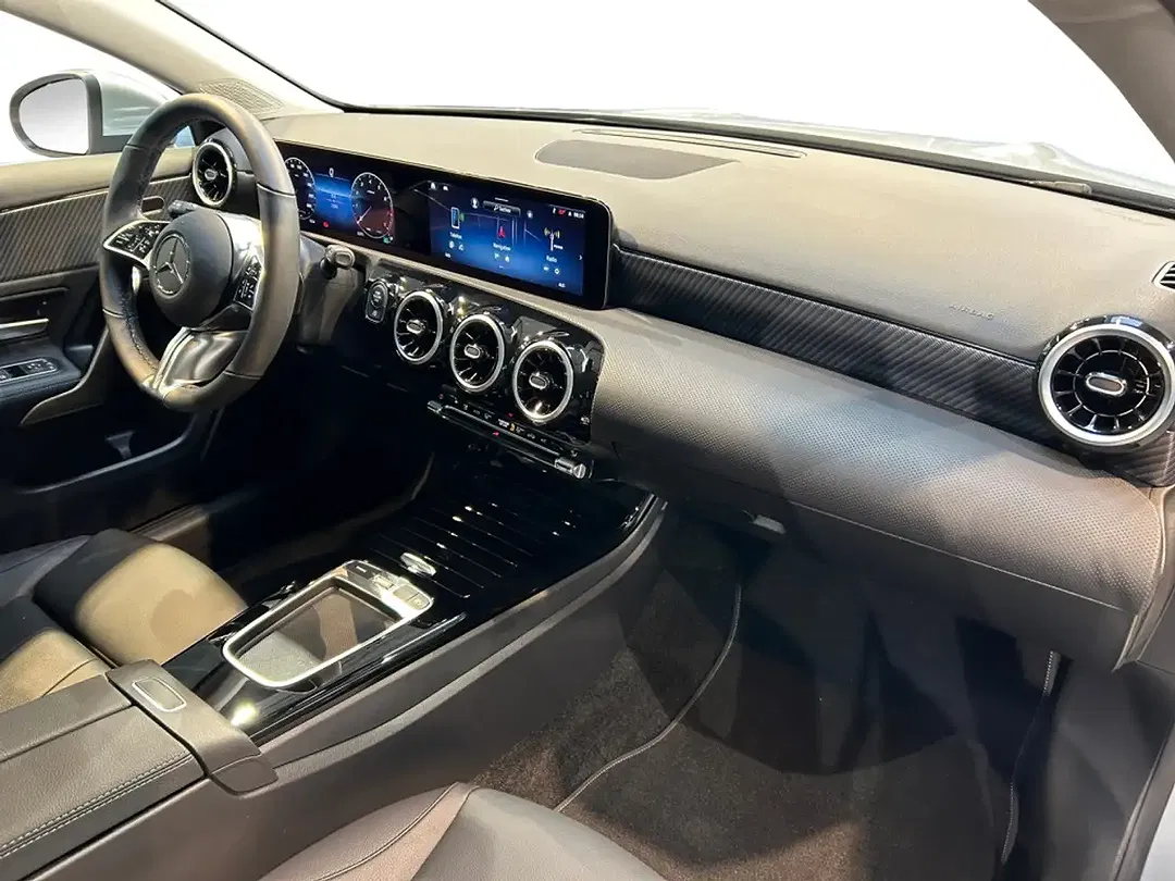 Mercedes-Benz A 200 - Thumbnail 3
