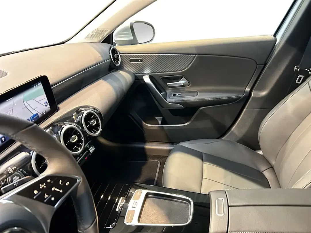 Mercedes-Benz A 200 - Thumbnail 4