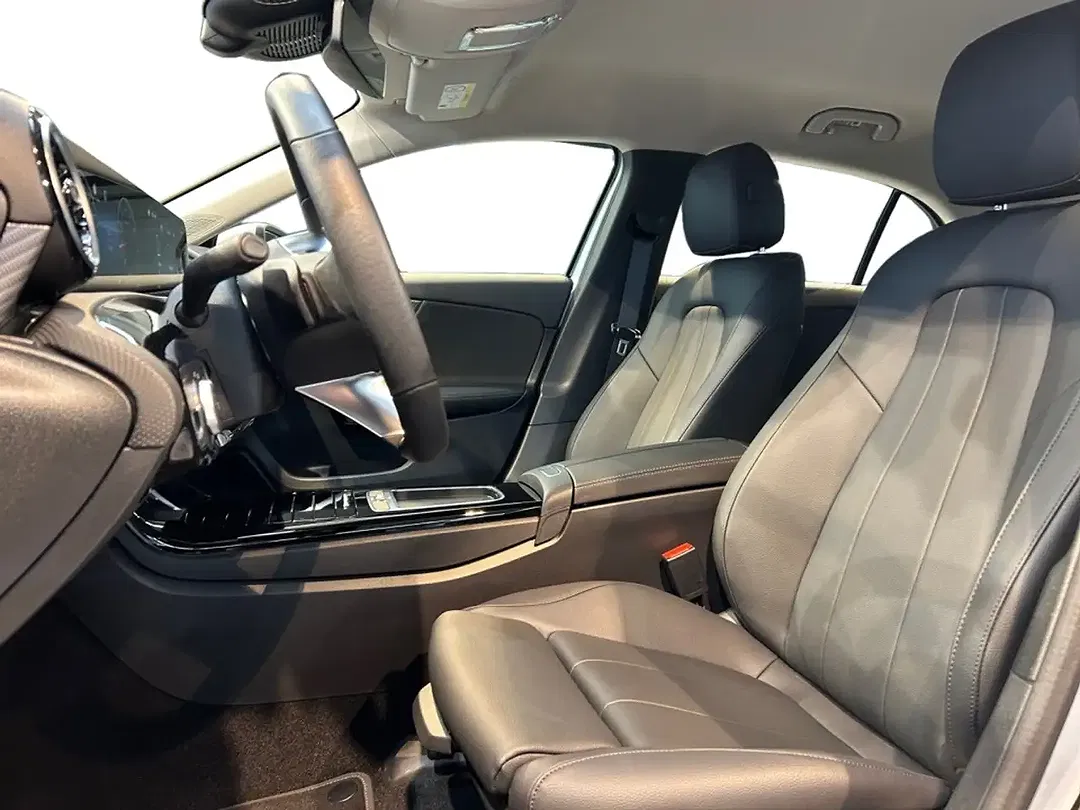 Mercedes-Benz A 200 - Thumbnail 5