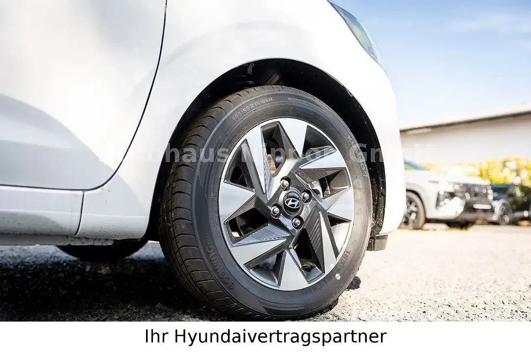 Hyundai i10 - Thumbnail 13