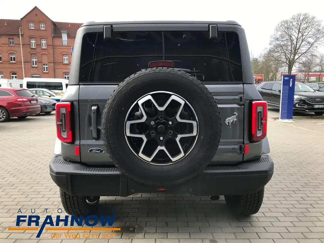 Ford Bronco - Thumbnail 5