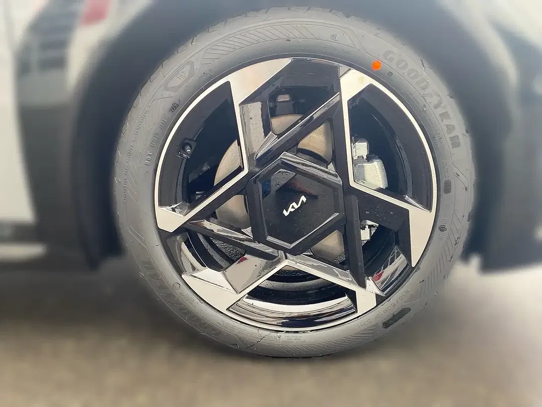 Kia EV4 - Thumbnail 8