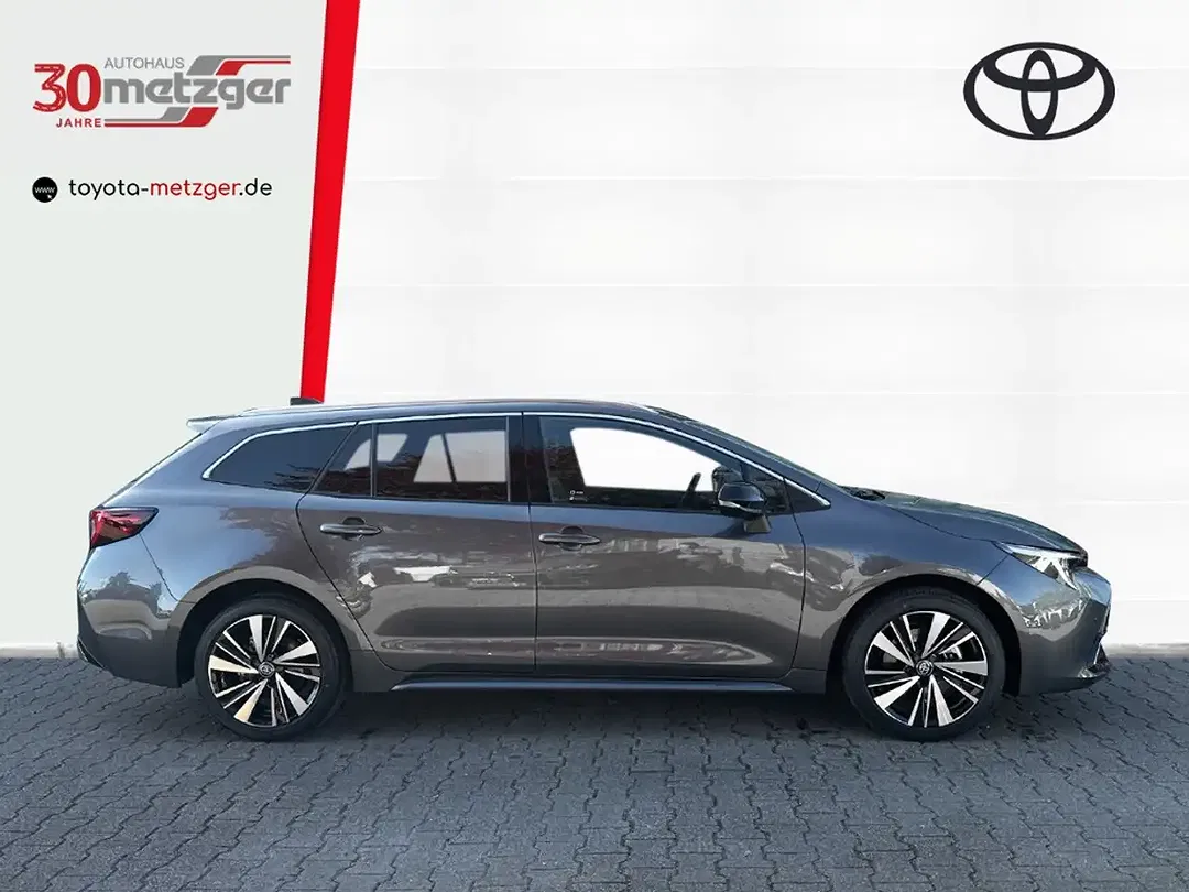 Toyota Corolla - Thumbnail 2
