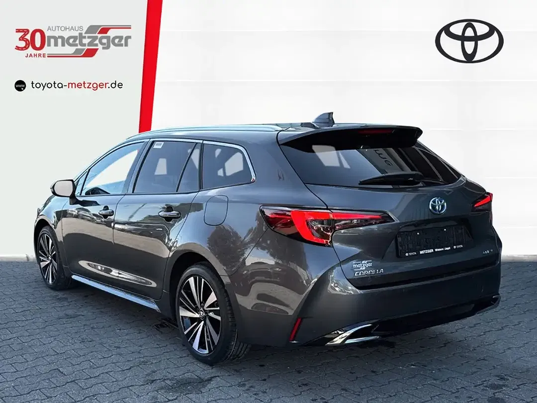Toyota Corolla - Thumbnail 4