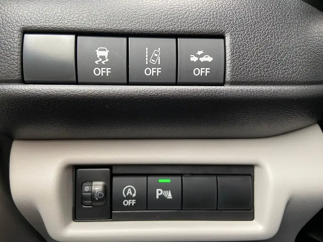 Suzuki Swift - Thumbnail 13
