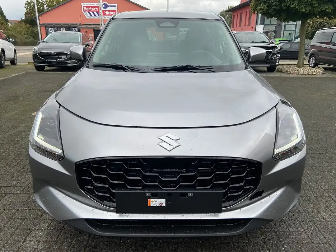 Suzuki Swift - Thumbnail 3