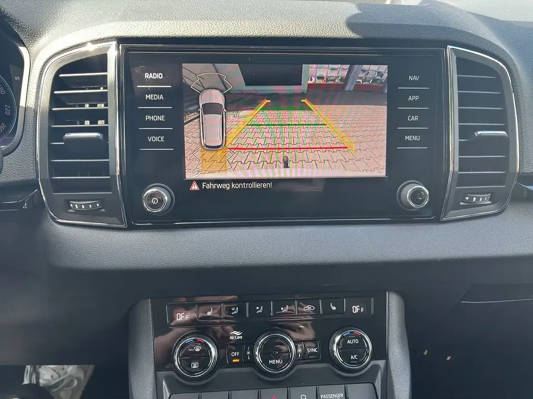 Skoda Karoq - Thumbnail 12