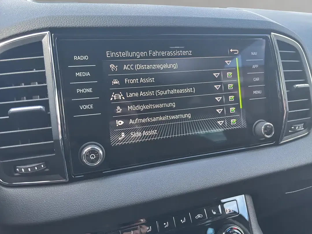 Skoda Karoq - Thumbnail 13