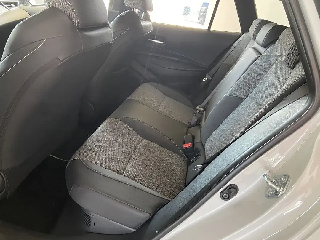 Toyota Corolla - Thumbnail 7