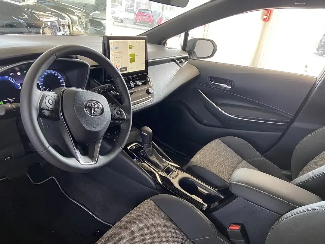 Toyota Corolla - Thumbnail 8