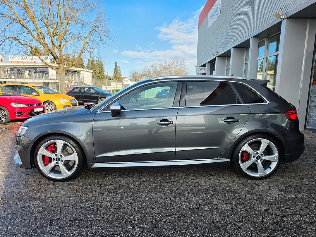 Audi RS3 - Thumbnail 3