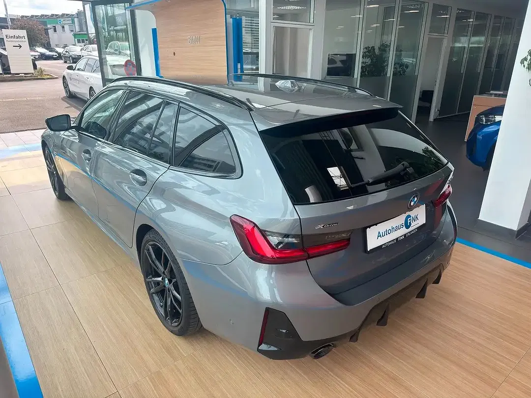 BMW 330 - Thumbnail 6