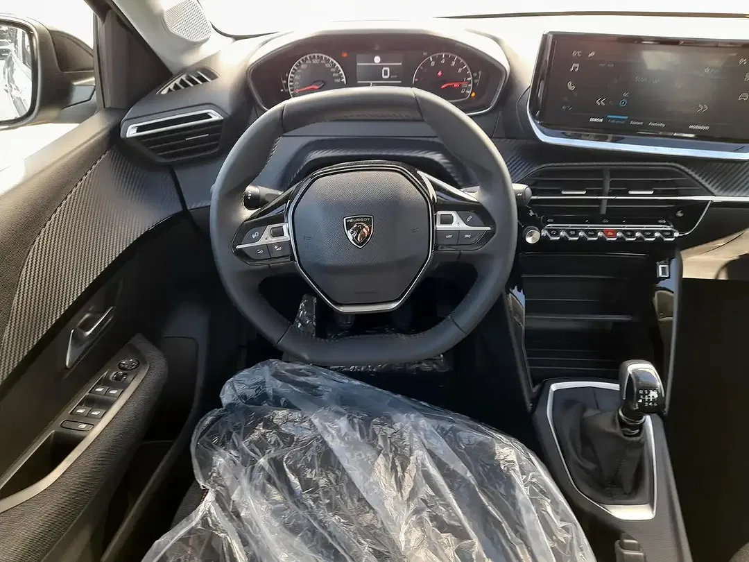 Peugeot 208 - Thumbnail 16