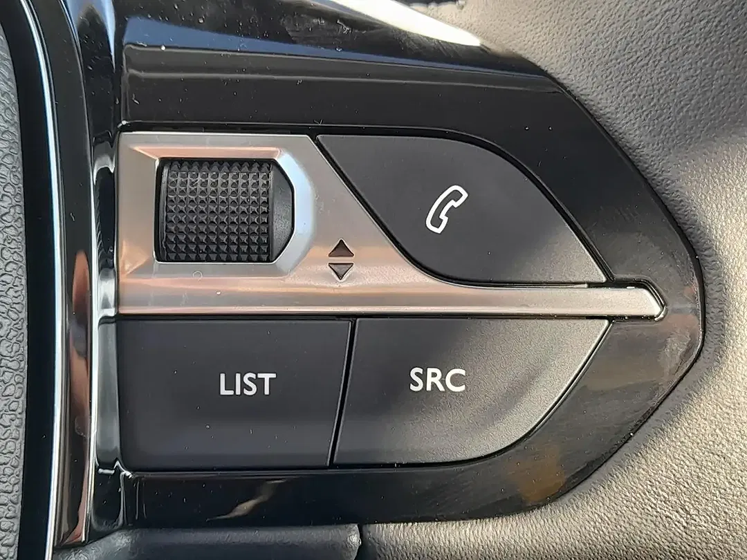 Peugeot 208 - Thumbnail 18