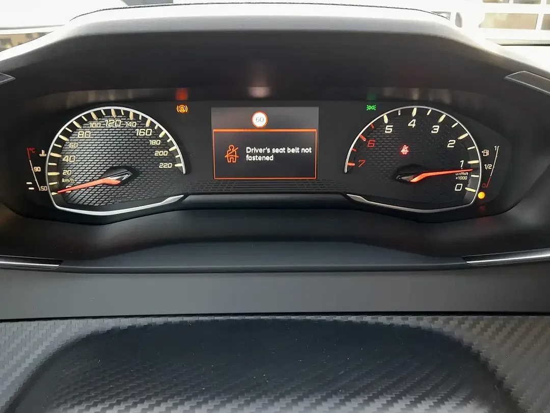 Peugeot 208 - Thumbnail 19