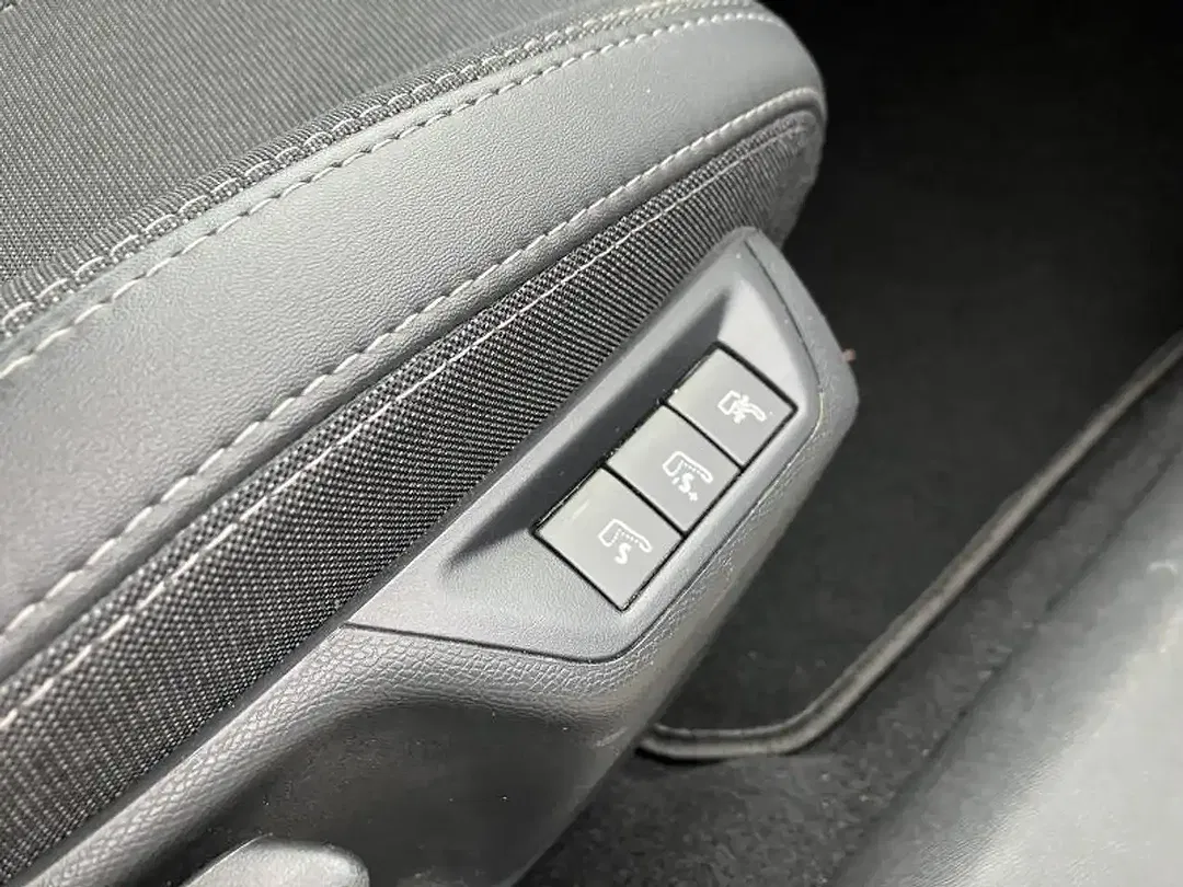 Peugeot 308 - Thumbnail 13