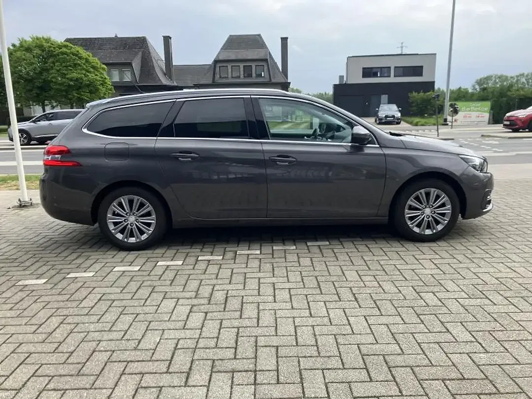 Peugeot 308 - Thumbnail 4
