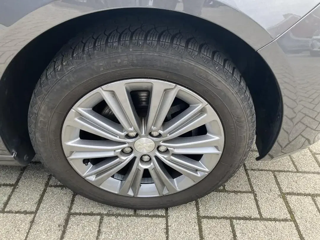 Peugeot 308 - Thumbnail 5