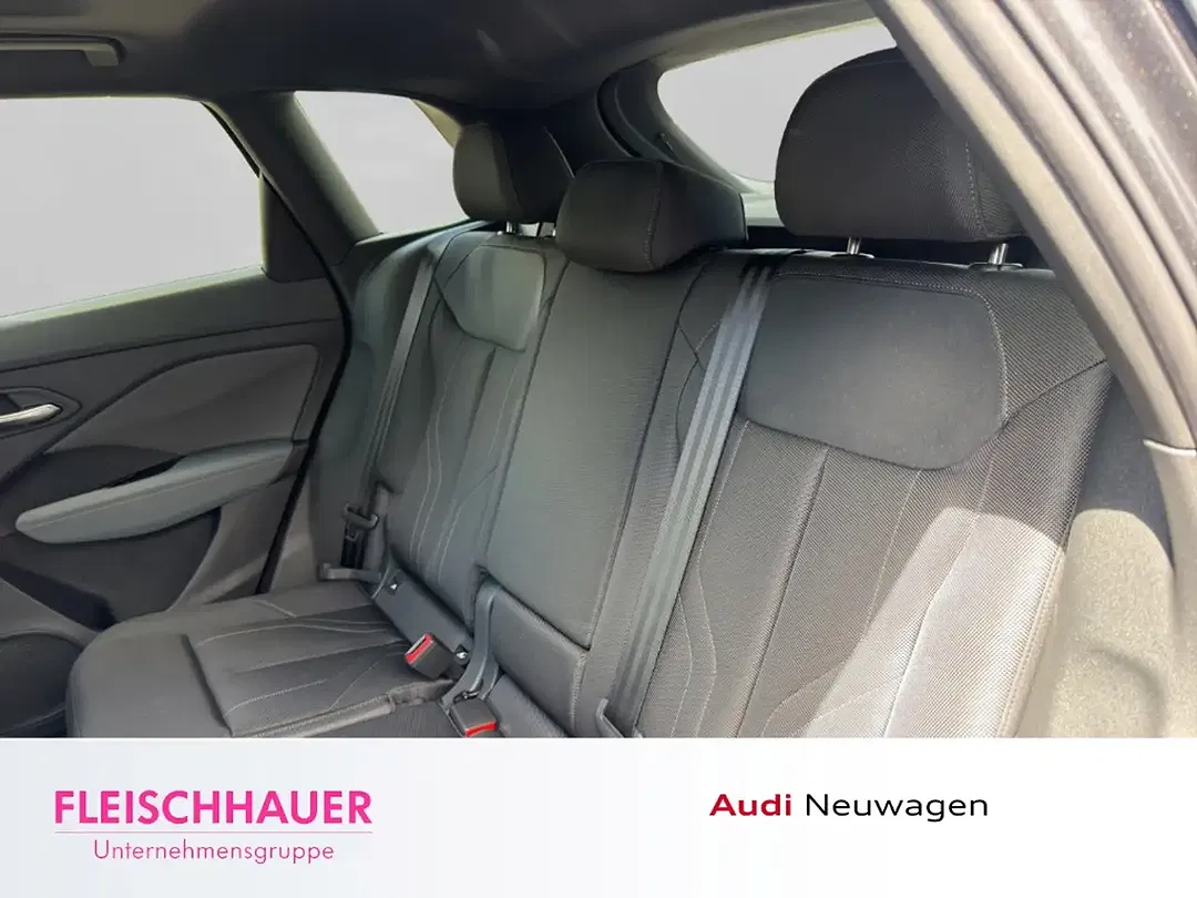 Audi Q3 - Thumbnail 10