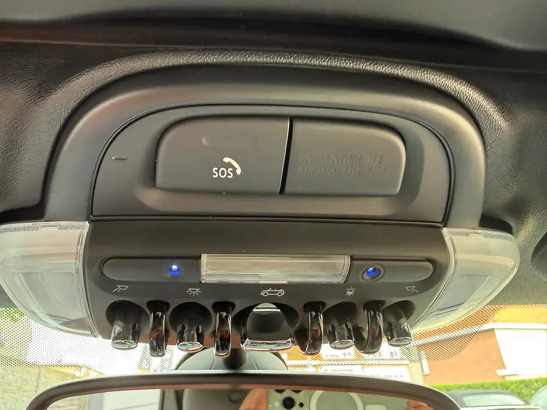 MINI One Cabrio - Thumbnail 11
