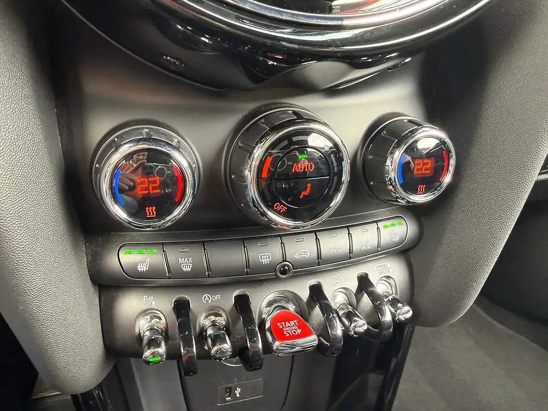 MINI One Cabrio - Thumbnail 12