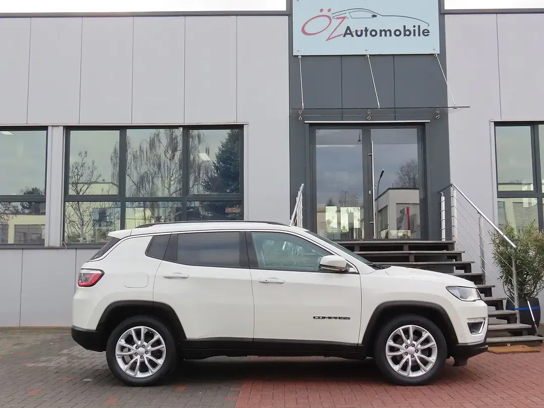 Jeep Compass - Thumbnail 10