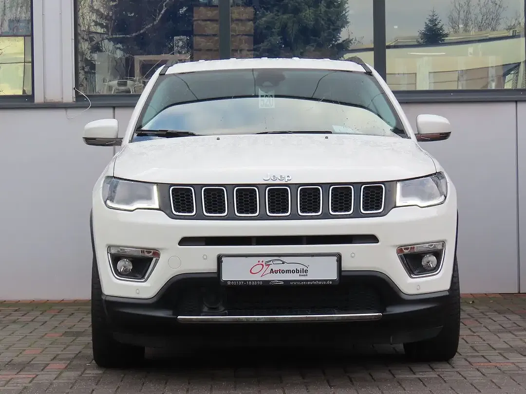 Jeep Compass - Thumbnail 2