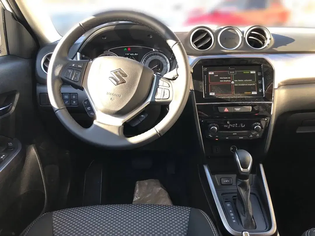 Suzuki Vitara - Thumbnail 10