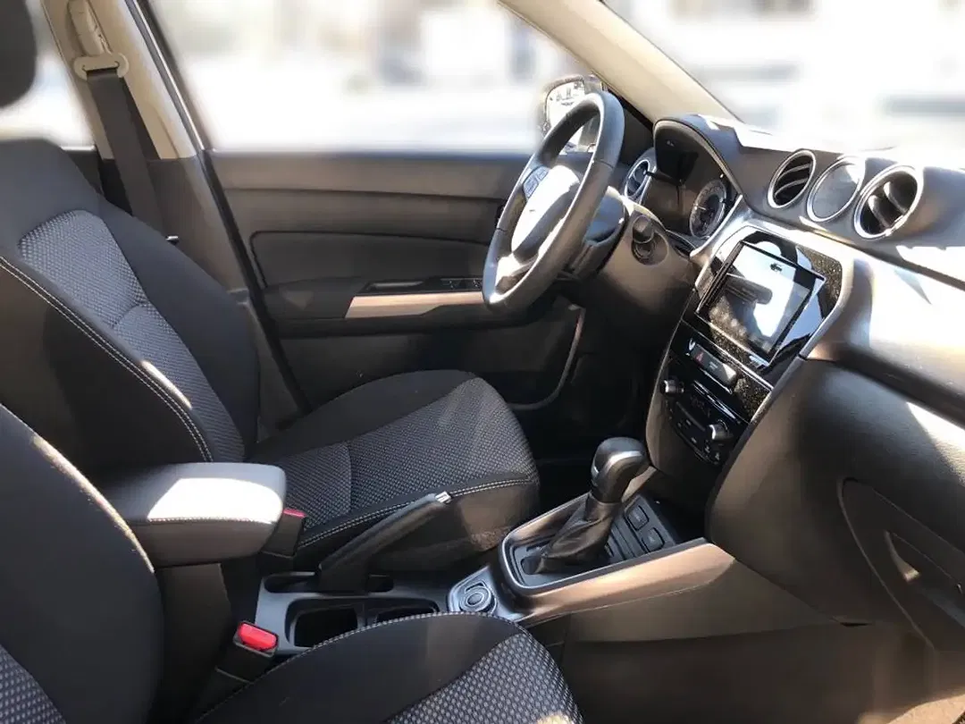 Suzuki Vitara - Thumbnail 14