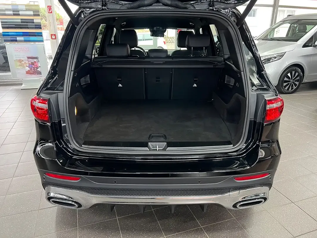 Mercedes-Benz GLB 200 - Thumbnail 13